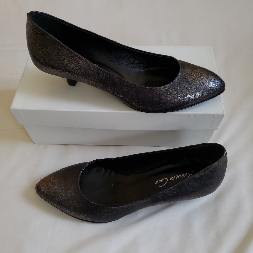 New KENNETH COLE Sz 8 Pewter Kitten Heels Reg $225